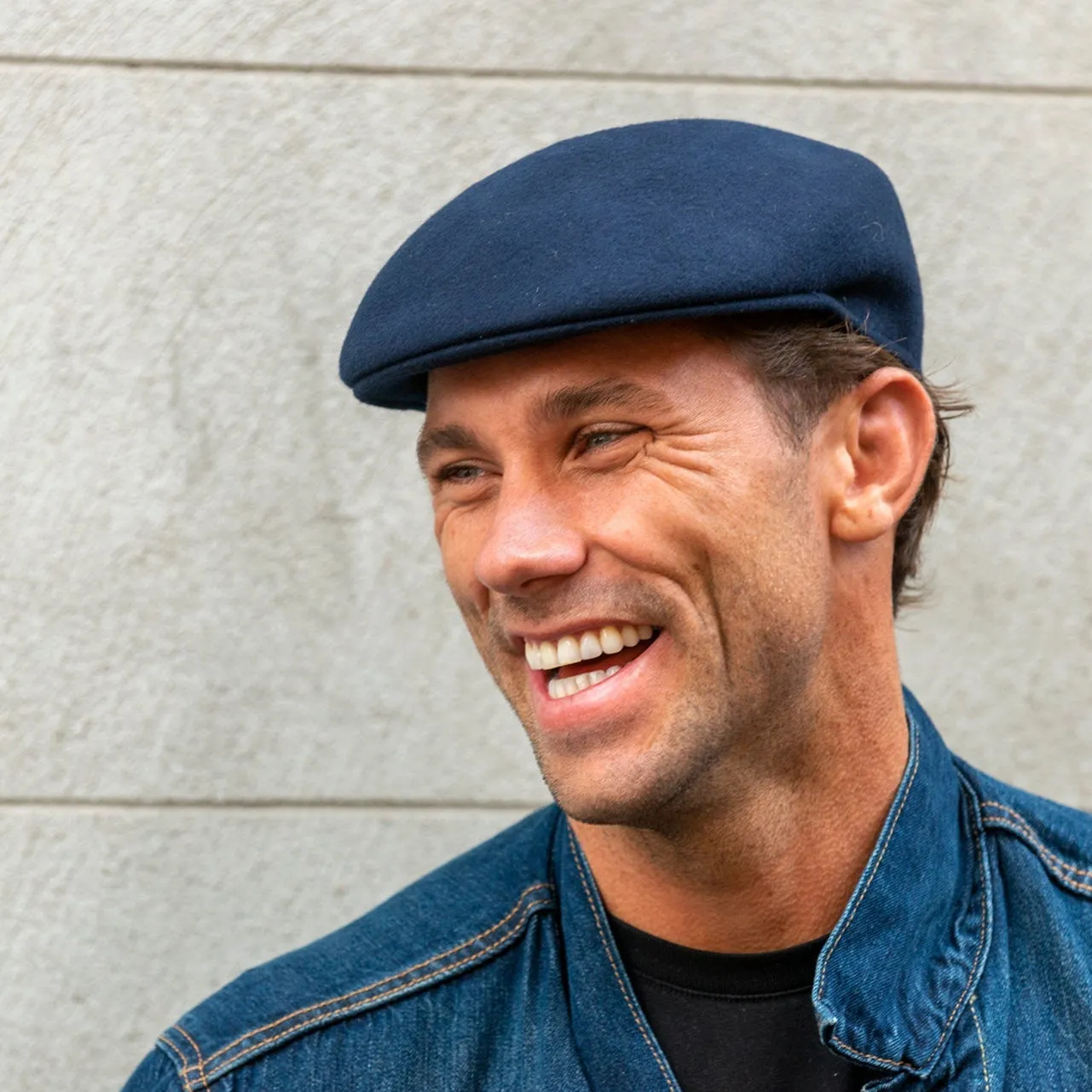 Ascot Wool Felt Flat Cap in Navy