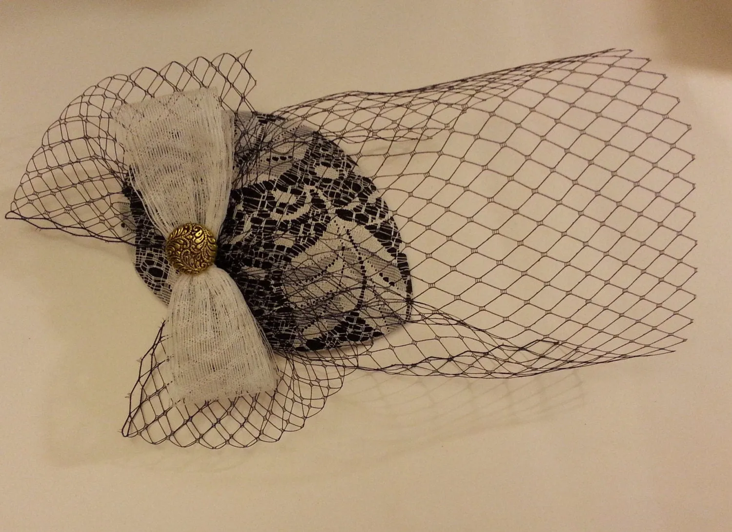 Birdcage Veil Hat FASCINATOR  Vintage  Black & White Teardrop hat Fascinator mini Veil.