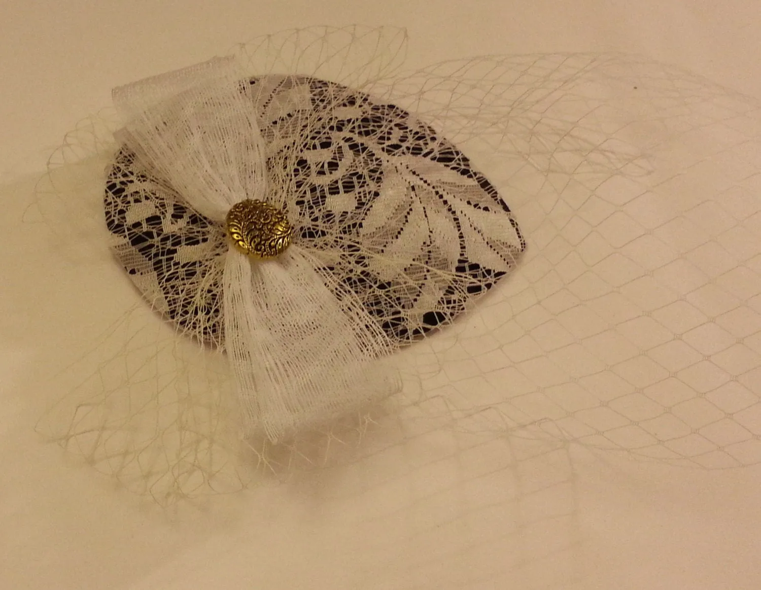 Birdcage Veil Hat FASCINATOR  Vintage  Black & White Teardrop hat Fascinator mini Veil.