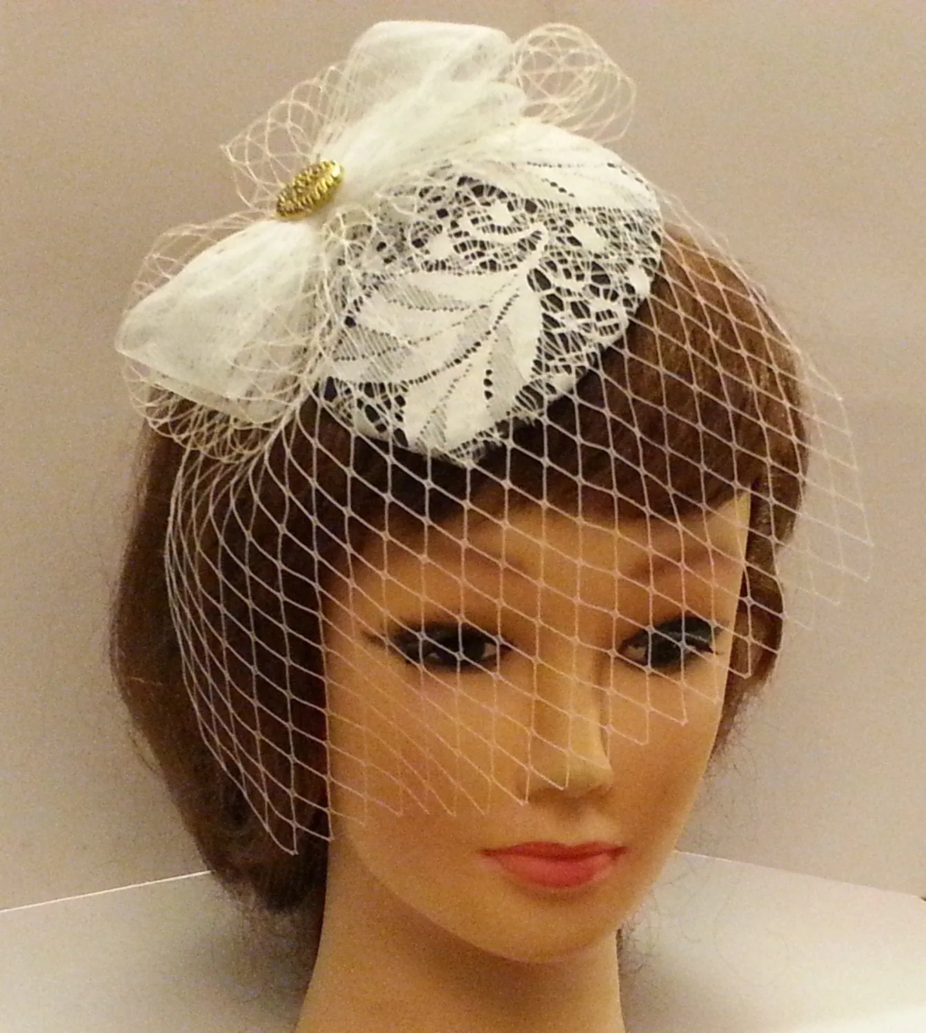 Birdcage Veil Hat FASCINATOR  Vintage  Black & White Teardrop hat Fascinator mini Veil.