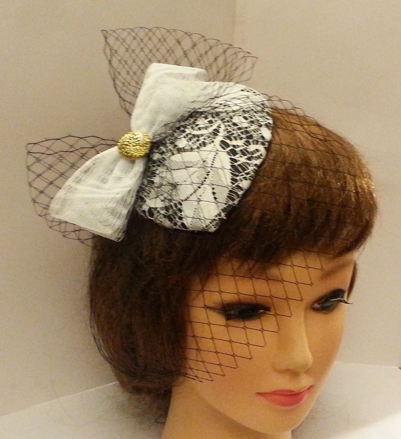 Birdcage Veil Hat FASCINATOR  Vintage  Black & White Teardrop hat Fascinator mini Veil.