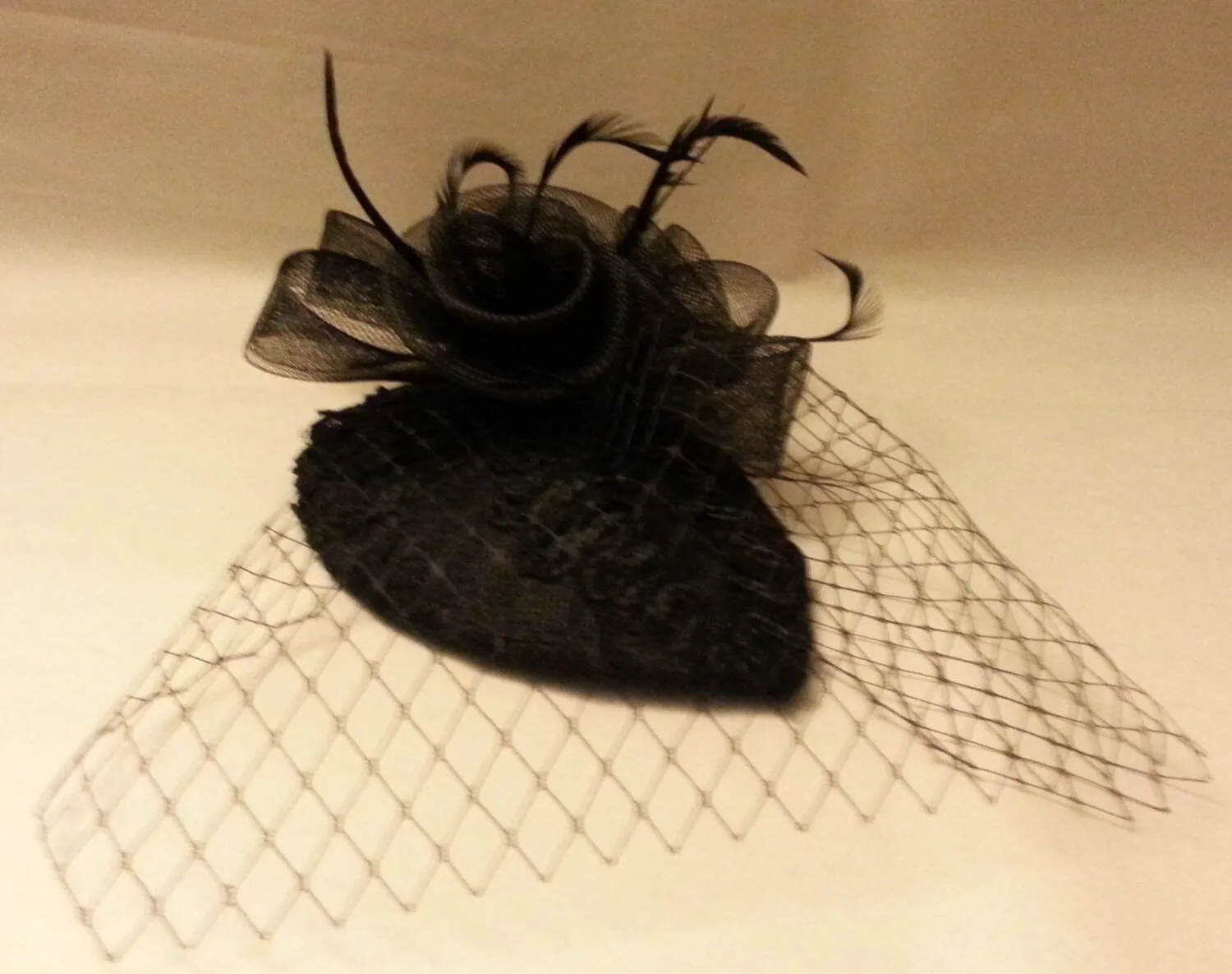 Black hat Fascinator Vintage 40s 50s  Black birdcage Veil