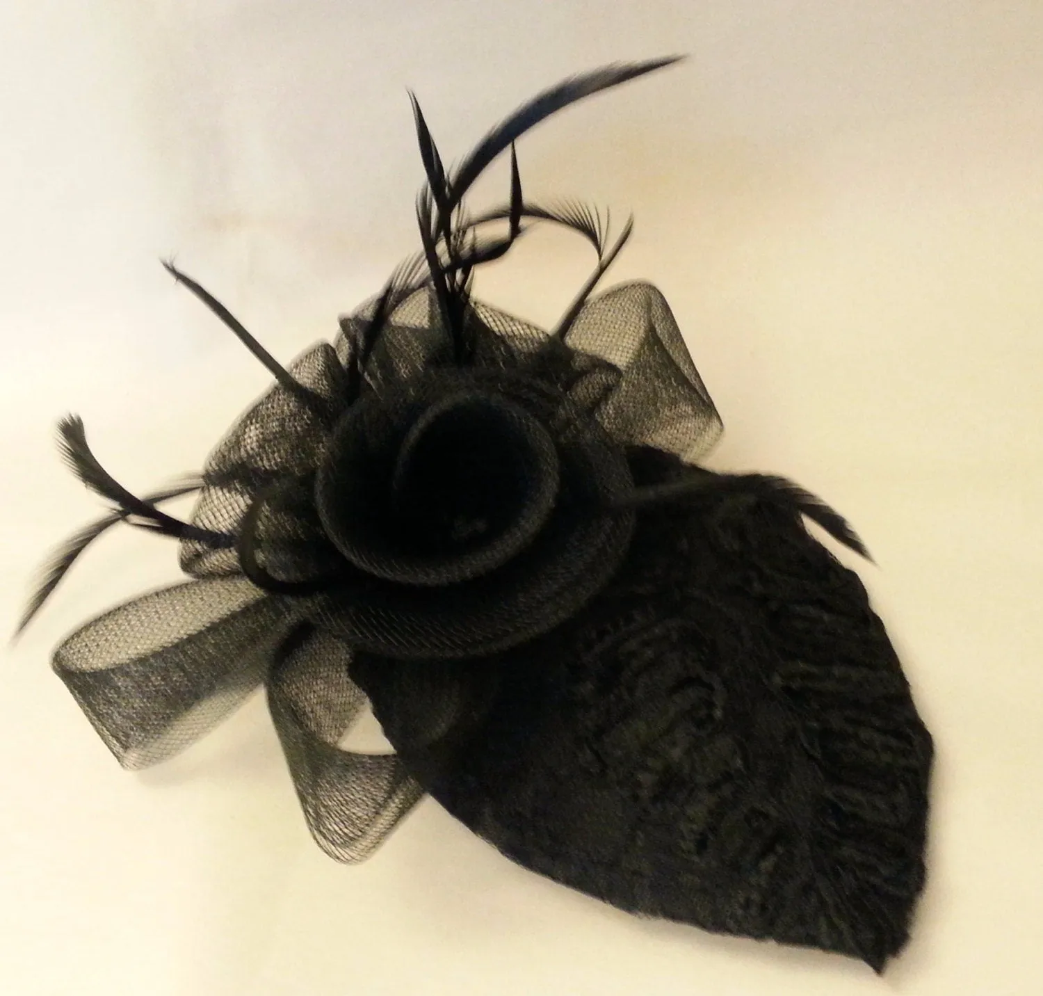 Black hat Fascinator Vintage 40s 50s  Black birdcage Veil