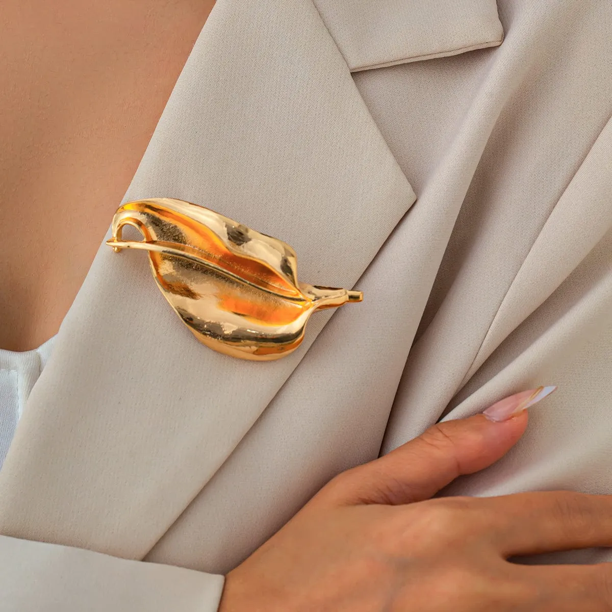 Chic Pleated Leaf Pin Brooch