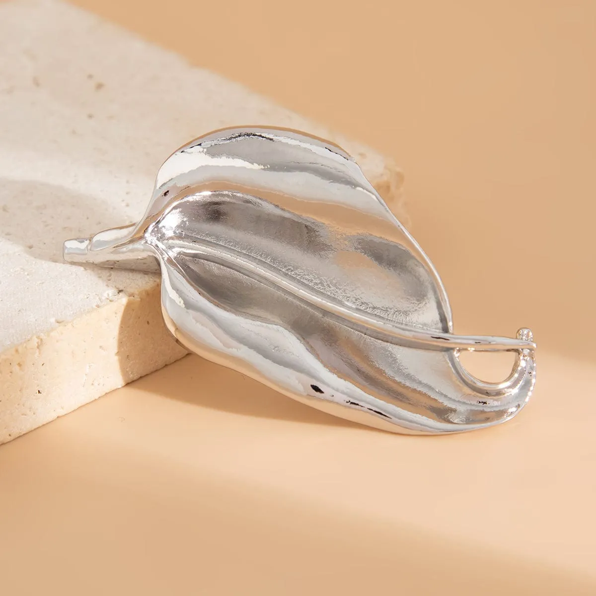 Chic Pleated Leaf Pin Brooch