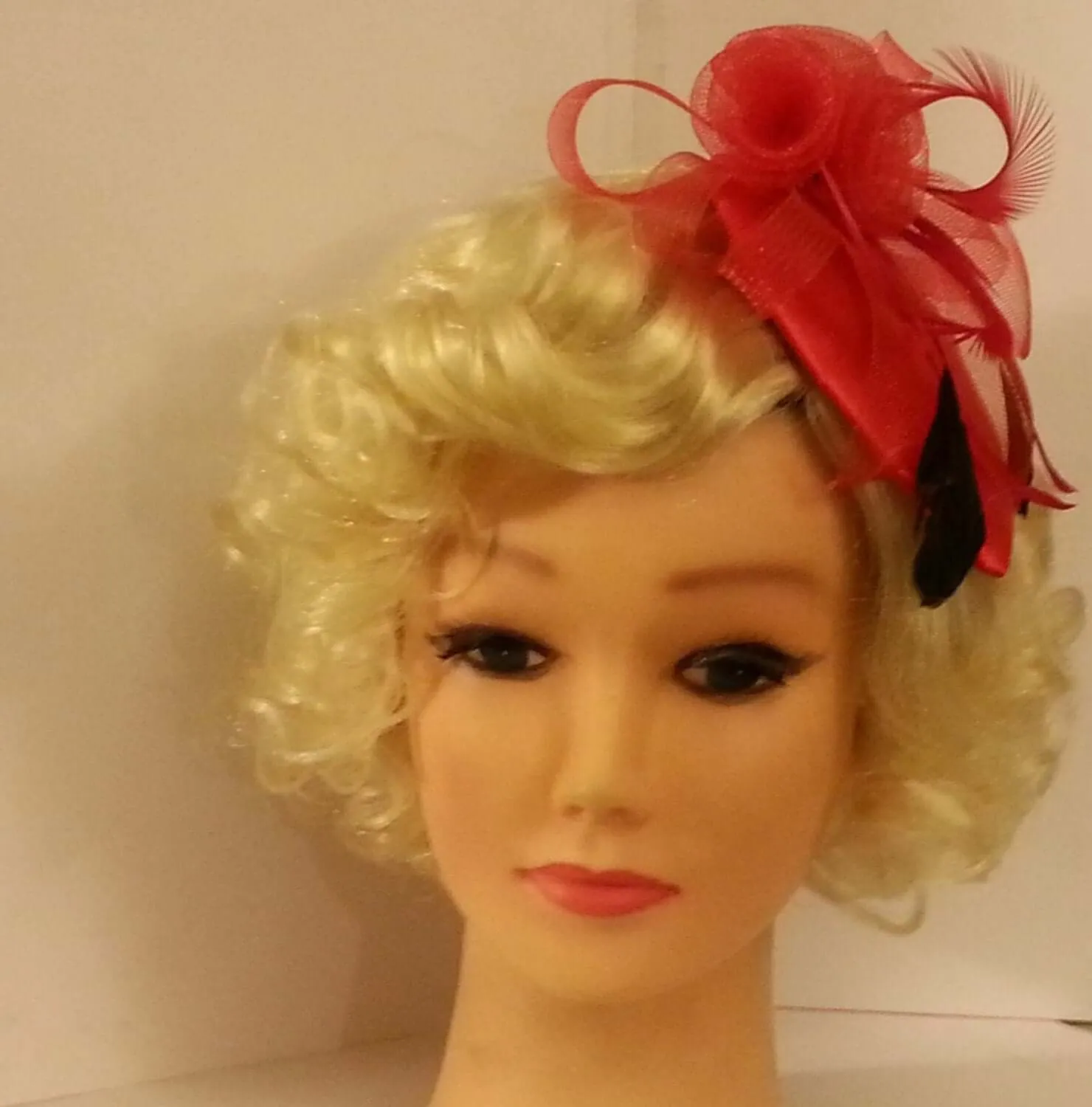 Fascinator hat, 40s 50s  #RED Teardrop hat. RED & BLACK feather Fascinator  Race, Cocktail party, Prom hat . Wedding feather fascinator