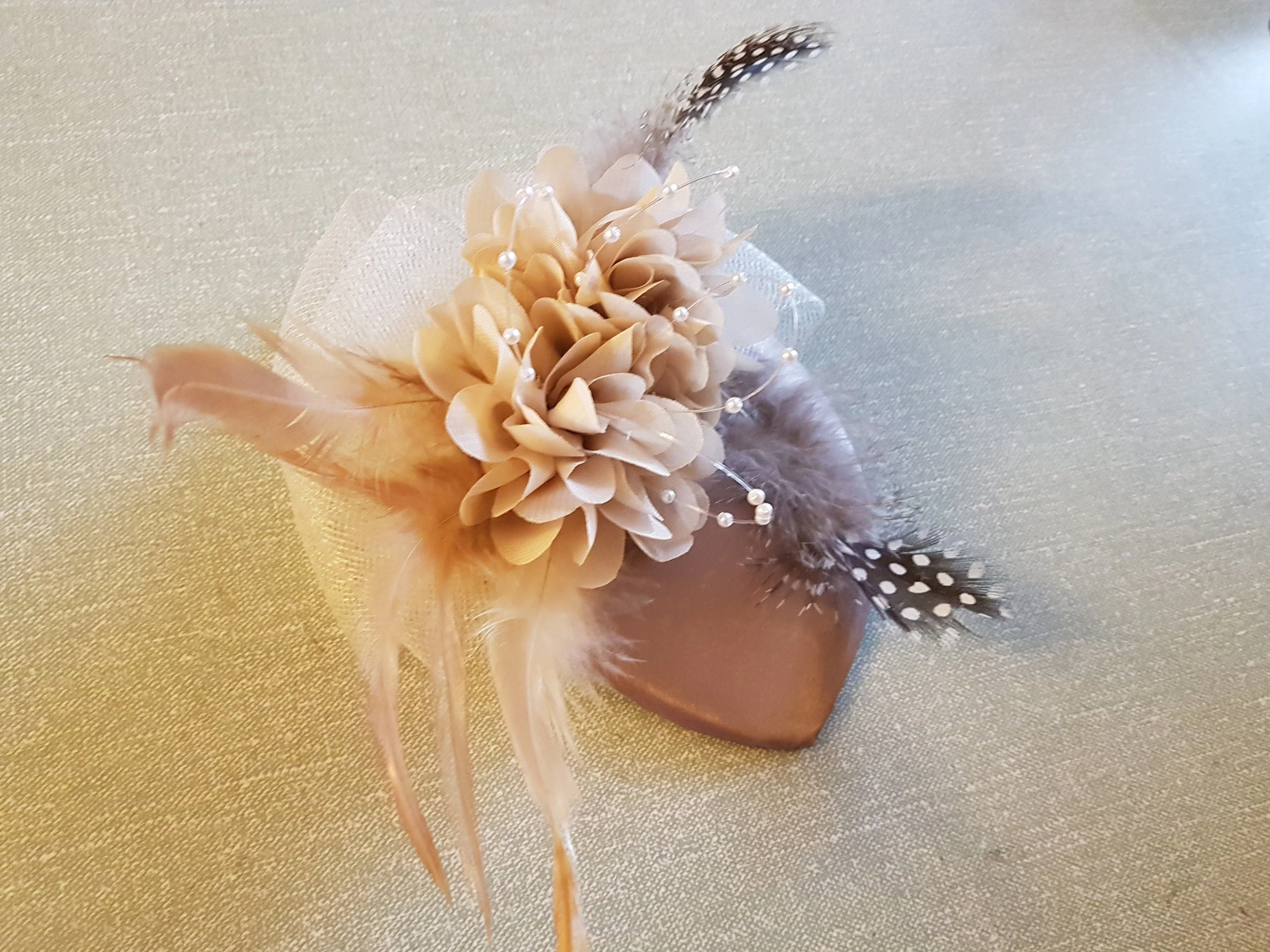 Feather fascinator hat, Vintage 40s 50s Teardrop Hat, Antique Champagne hat, Fascinator, wedding hat, Ascot Race Cocktail  teardrop hat