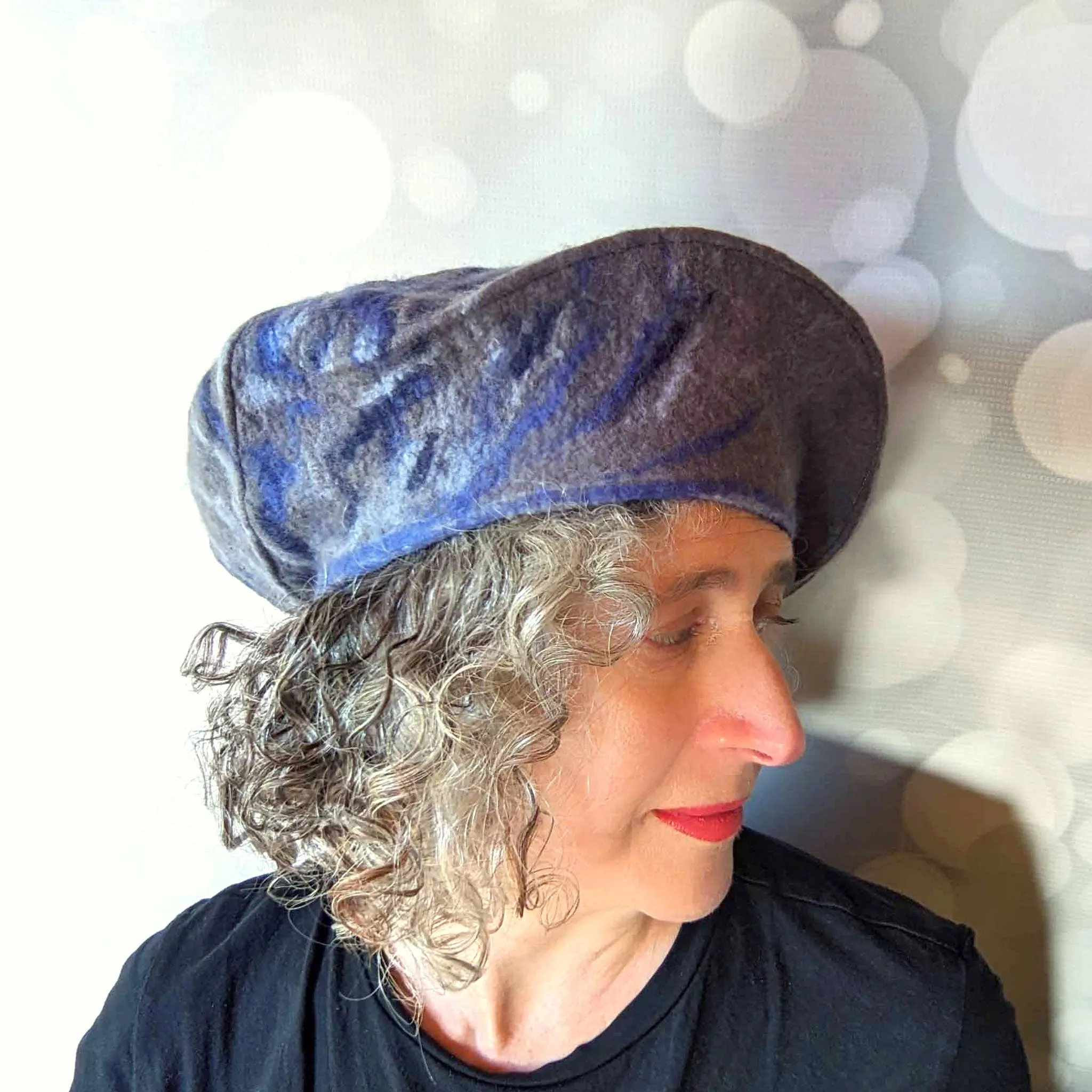 Gray Curlicue Beret with Dark Blue Marbling