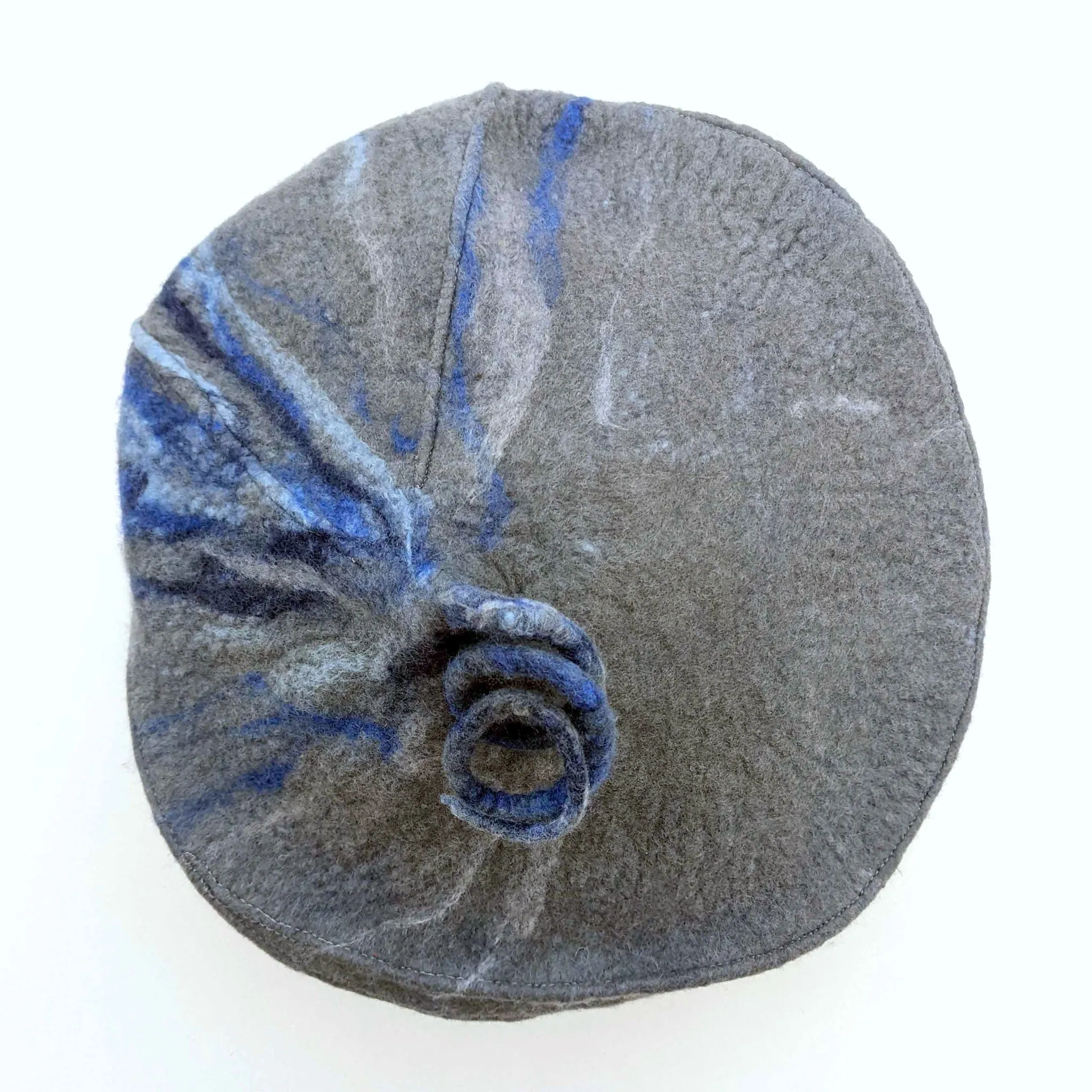 Gray Curlicue Beret with Dark Blue Marbling