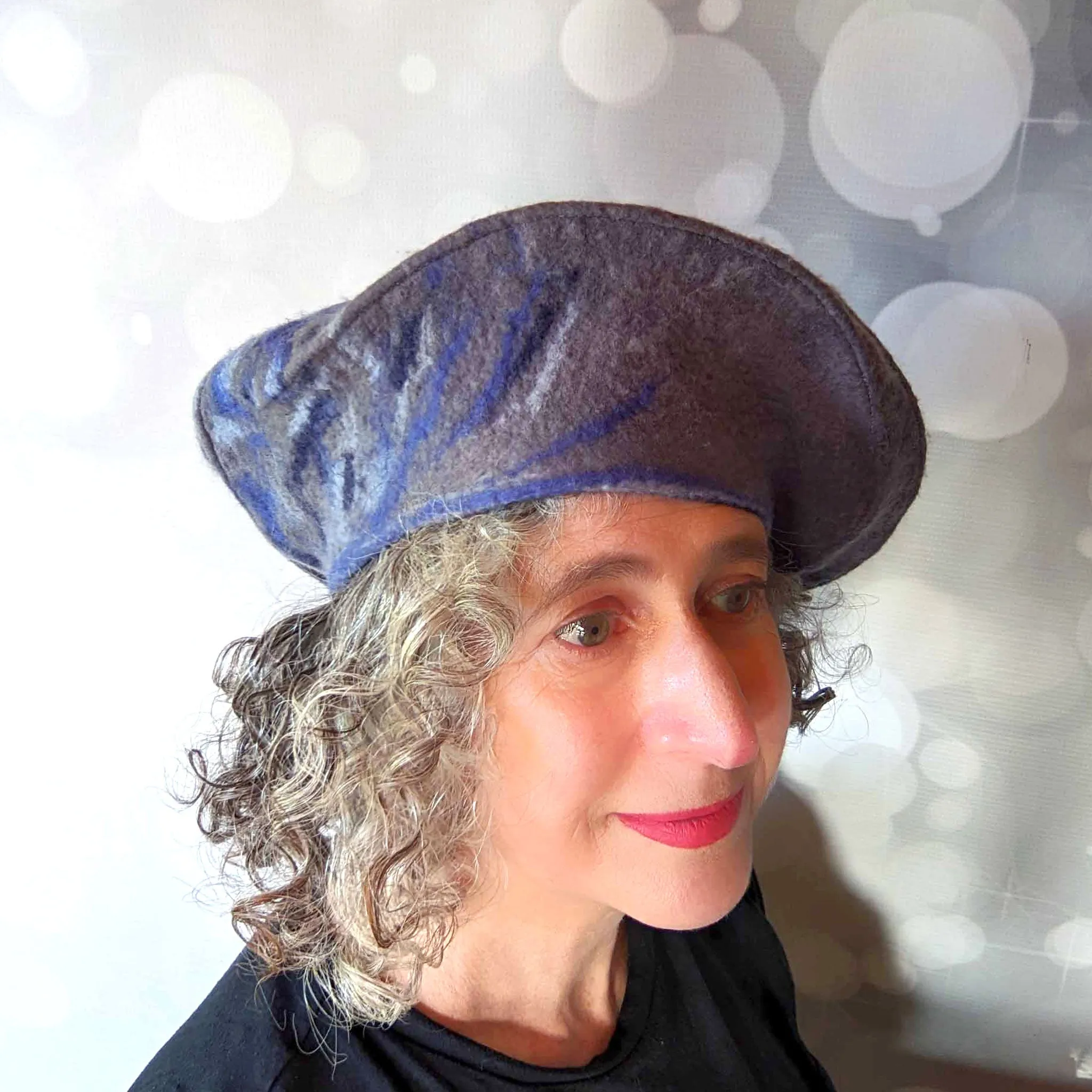 Gray Curlicue Beret with Dark Blue Marbling