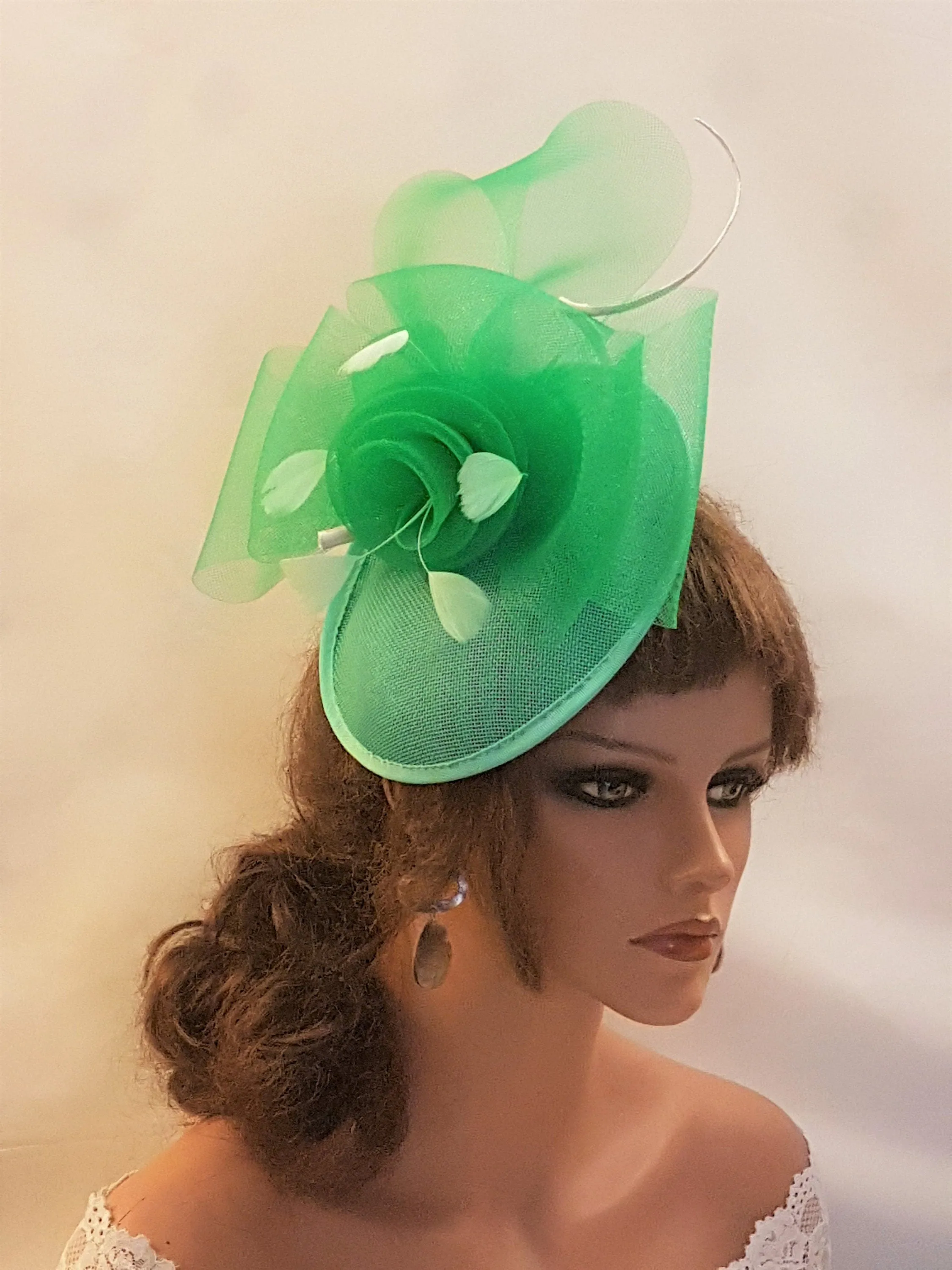 GREEN Fascinator Hat Ascot Race Wedding Party hat Mother of Bride/Groom Hatinator