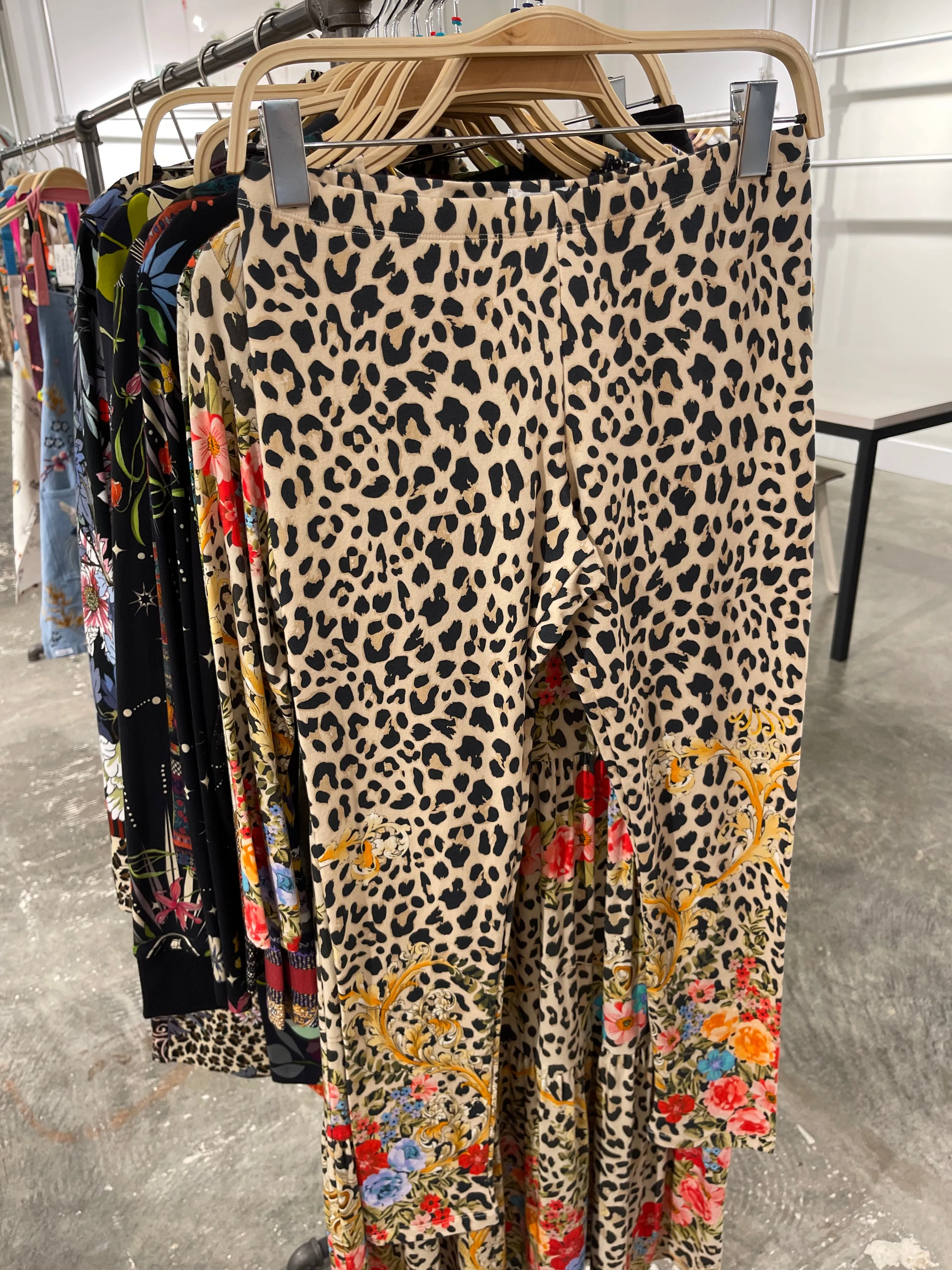 Johnny Was Leggings Cheetah Animal Pants Red Blue Flowers Embroidery Legging New