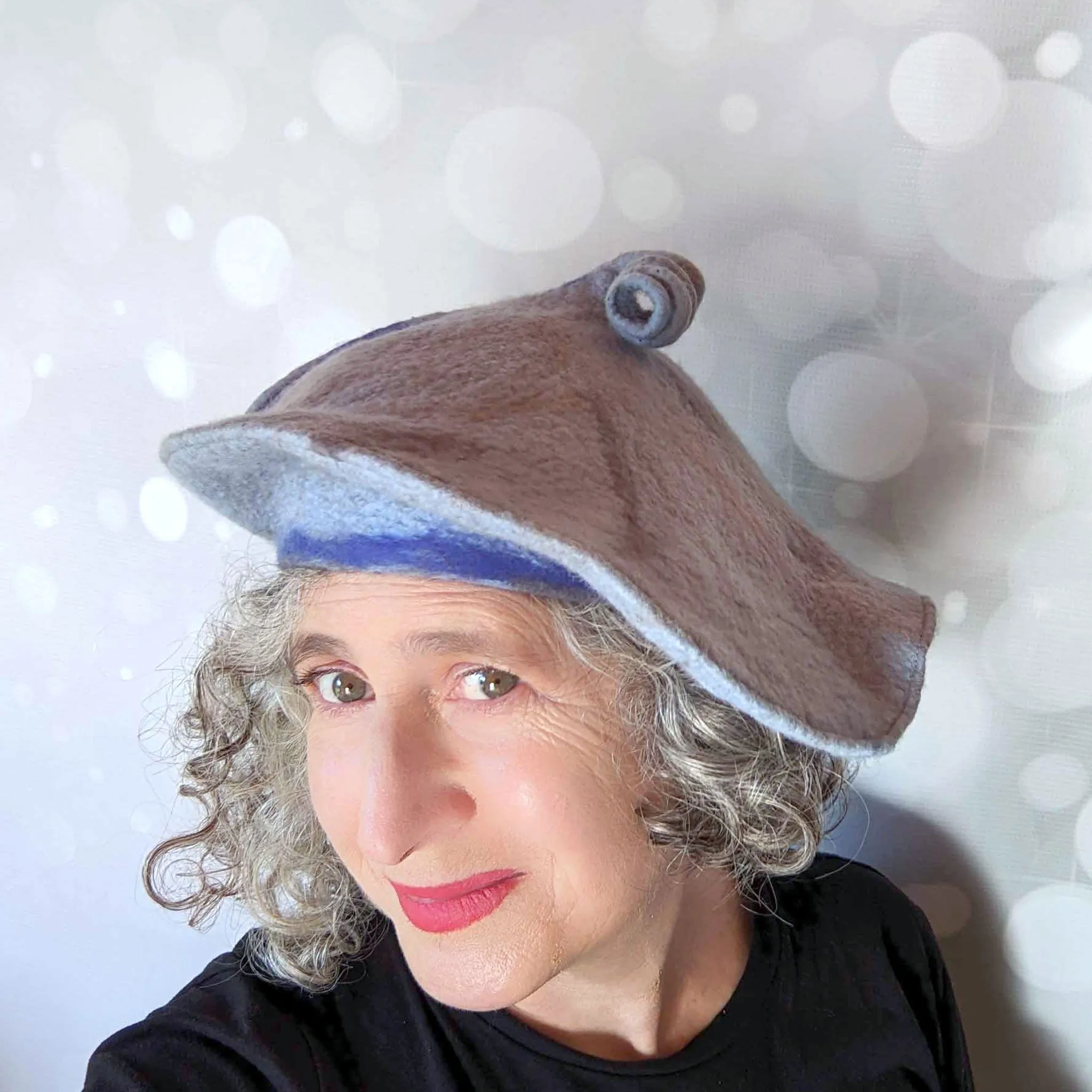 Pale Gray Blue Curlicue Beret with Royal Blue Marbling