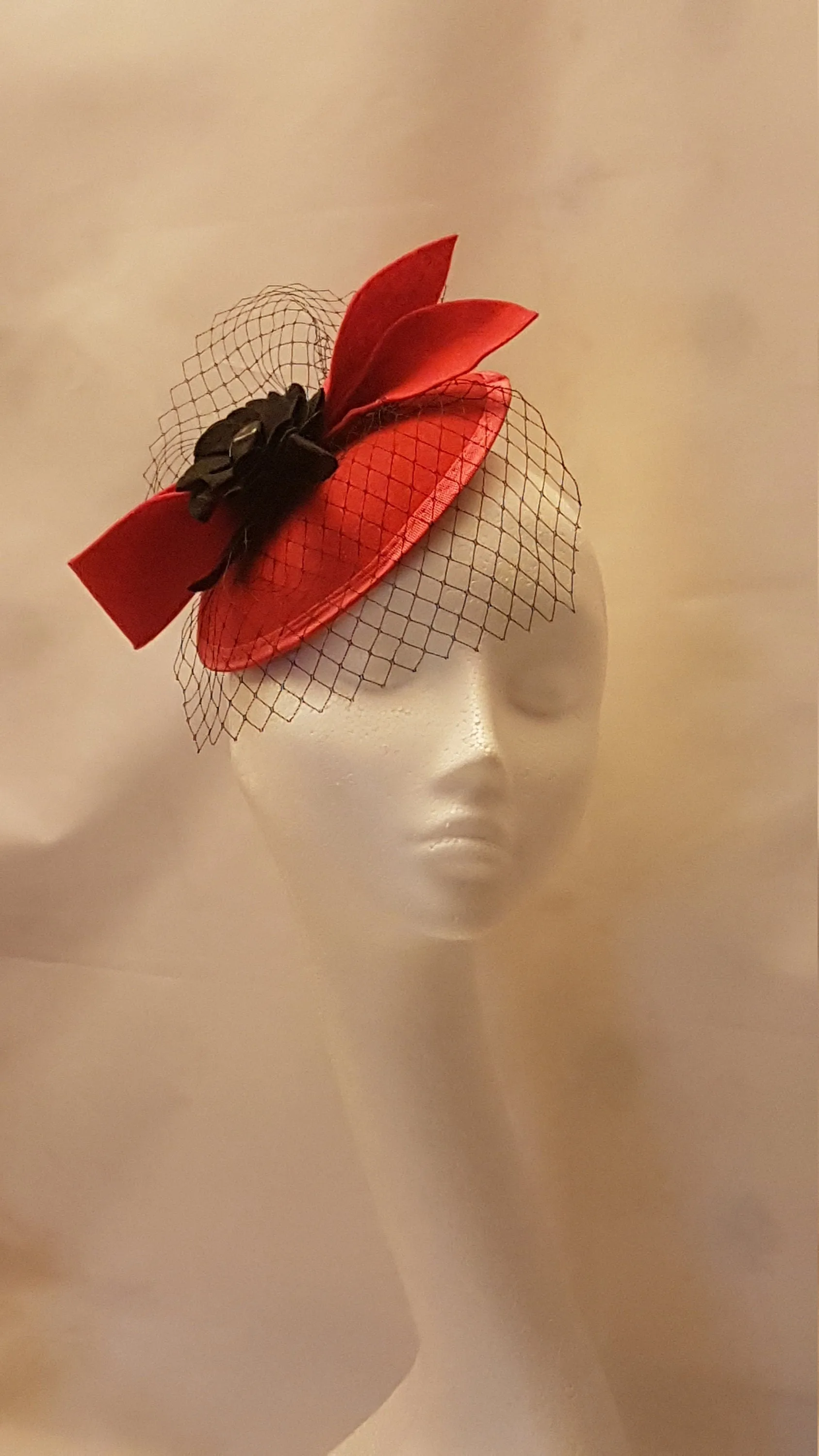 RED & BLACK Birdcage veil Hat with Black,Red felt bow. Wedding, Race,Cocktail,Church hat fascinator