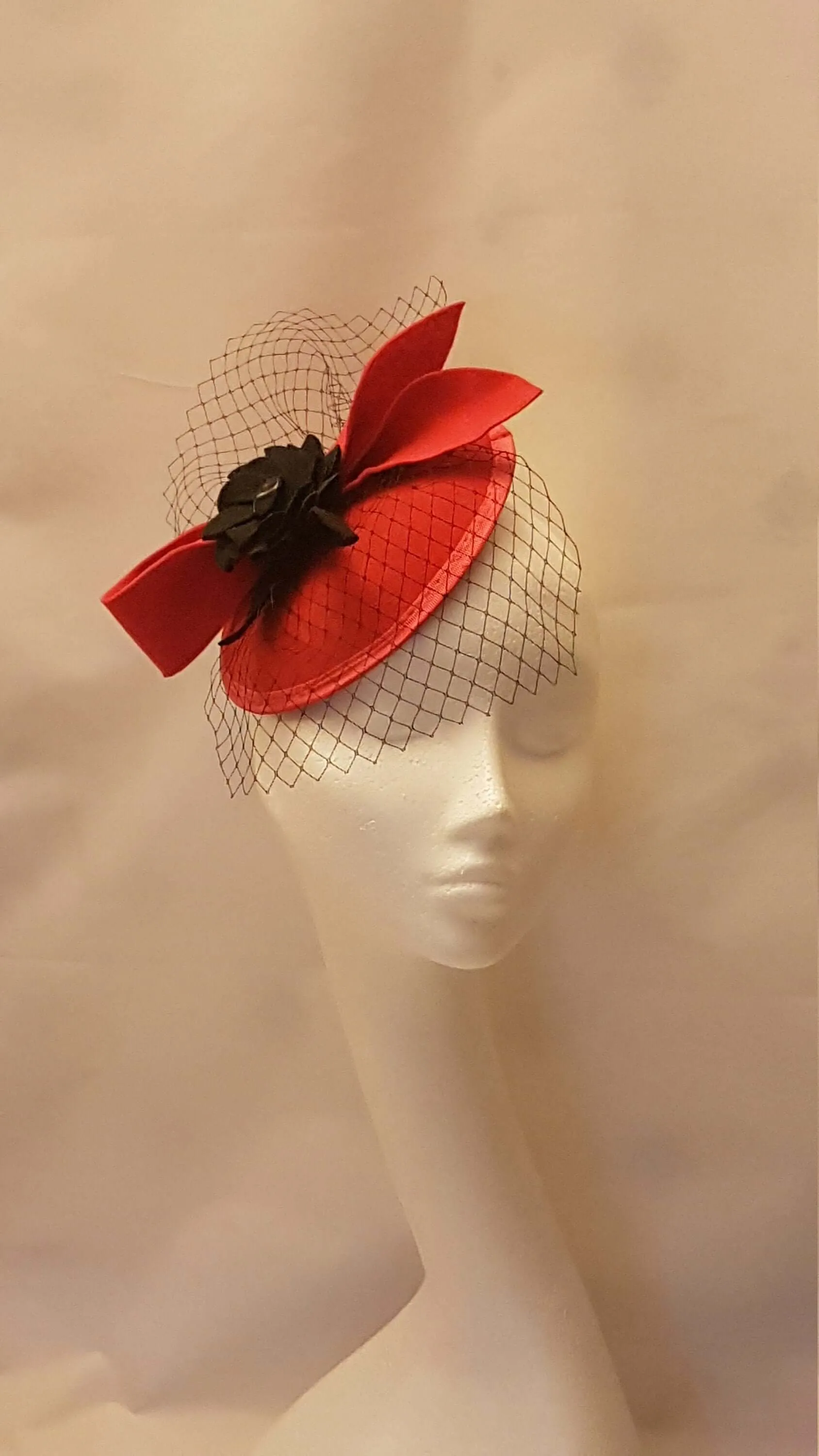RED & BLACK Birdcage veil Hat with Black,Red felt bow. Wedding, Race,Cocktail,Church hat fascinator