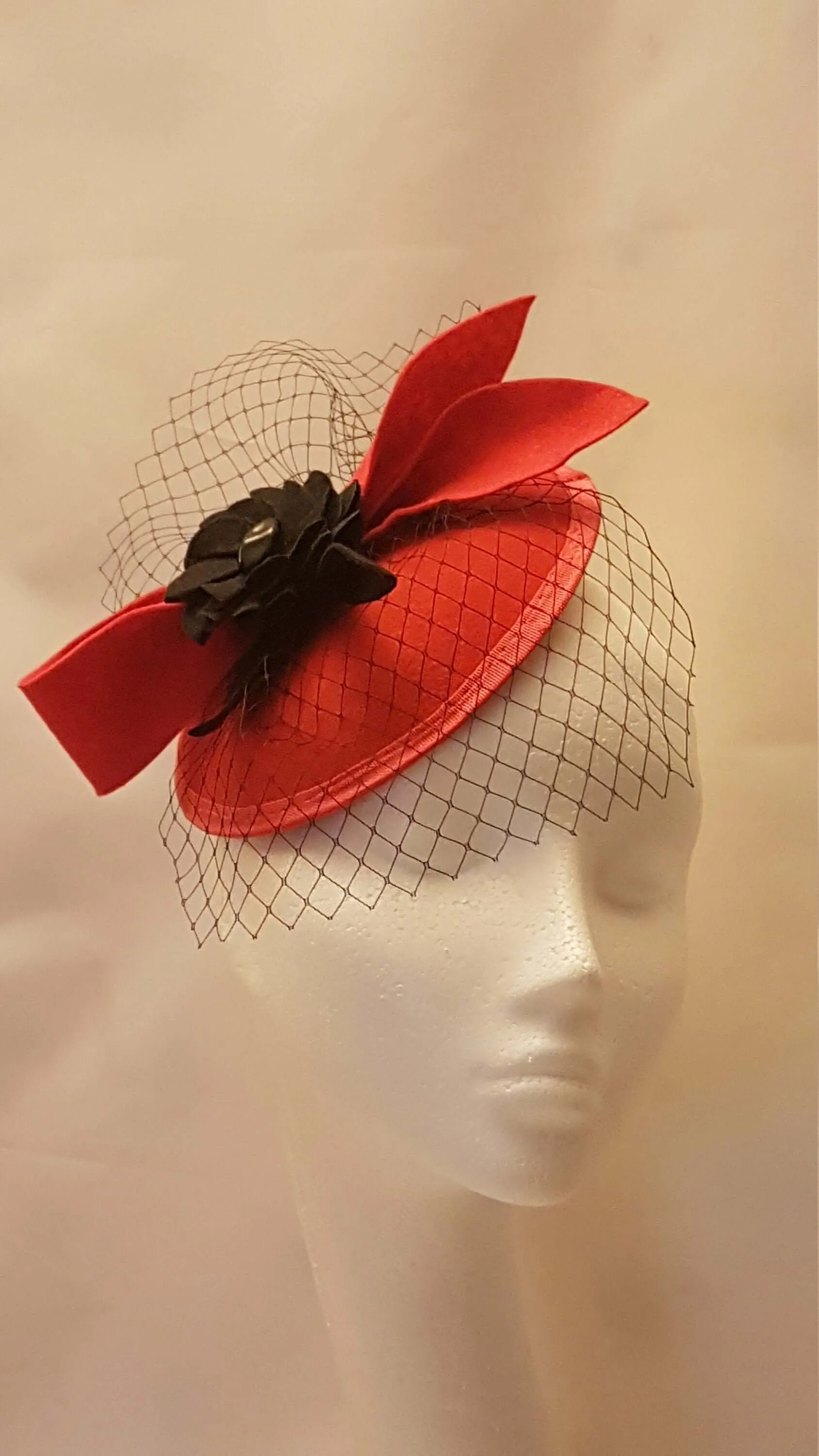 RED & BLACK Birdcage veil Hat with Black,Red felt bow. Wedding, Race,Cocktail,Church hat fascinator