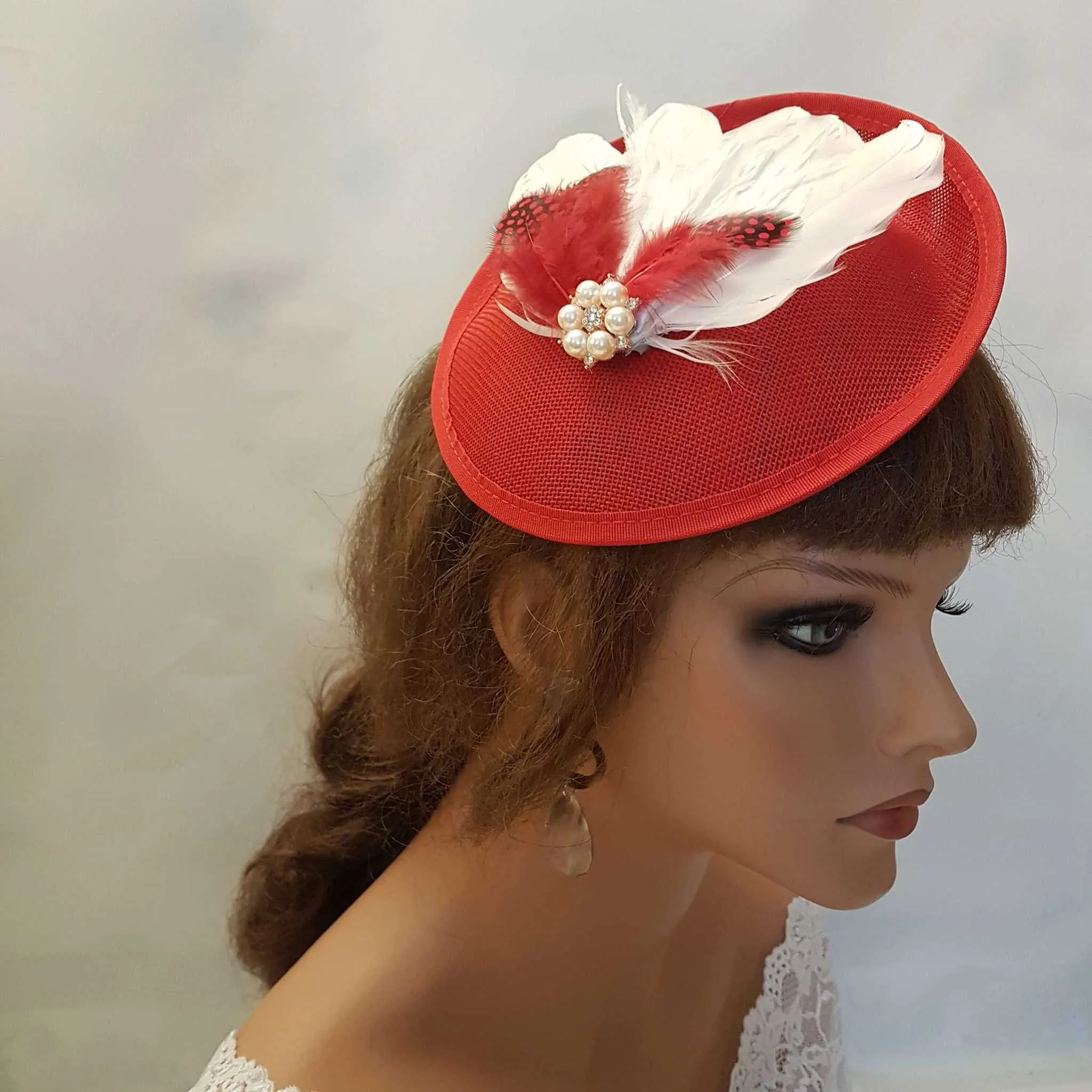 Red & White Feather Fascinator 40s 50 RED Hat Race Cocktail.Ascot. wedding headpiece