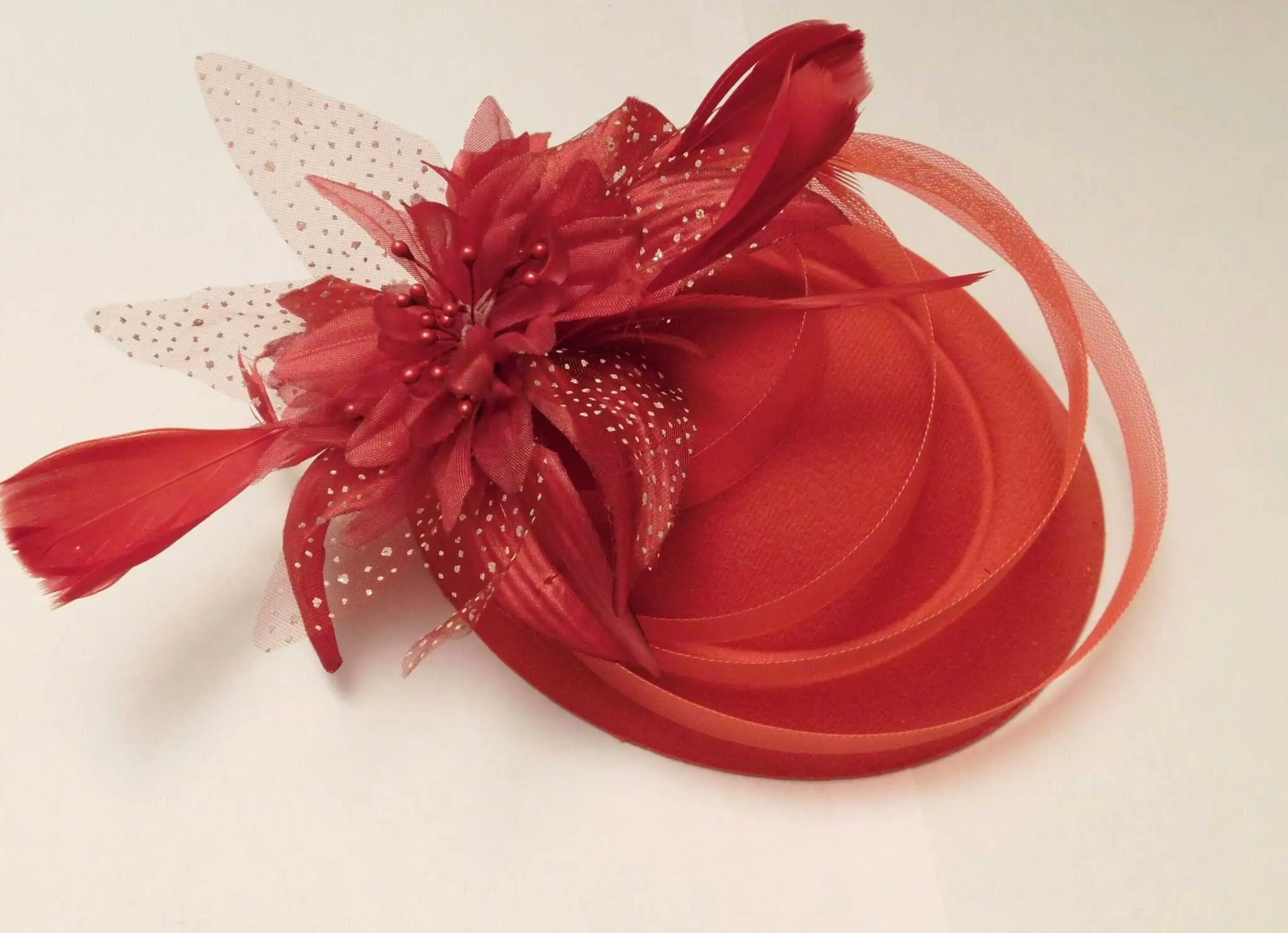 RED FASCINATOR HAT, 40s 50s Feather. Pillbox hatinator #Red  Race,Cocktail,Ladies day,Ascot hat.