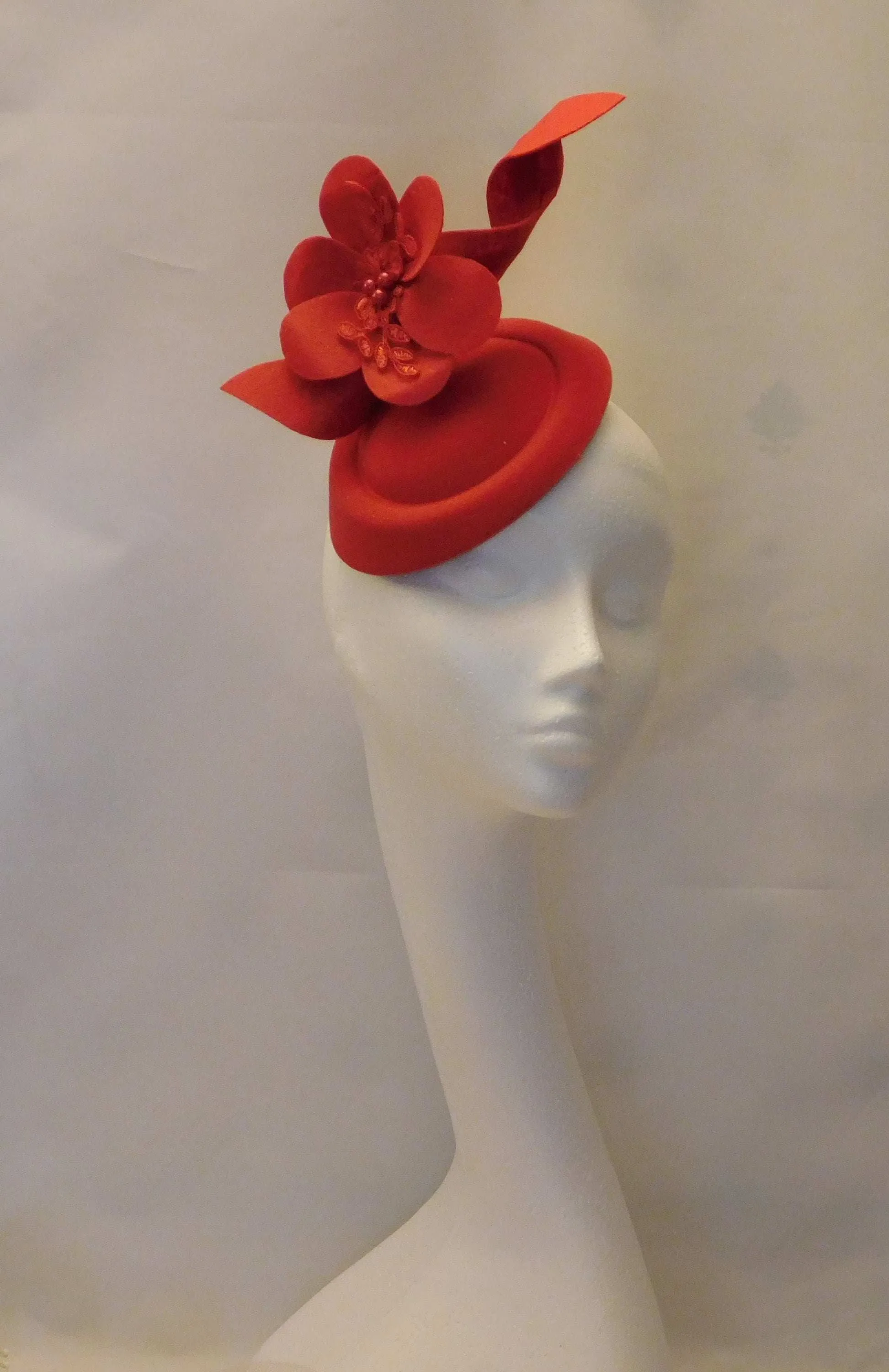 Red fascinator hat Felt flower and swirl Fascinator for Ascot,Wedding,Race,Cocktail parties