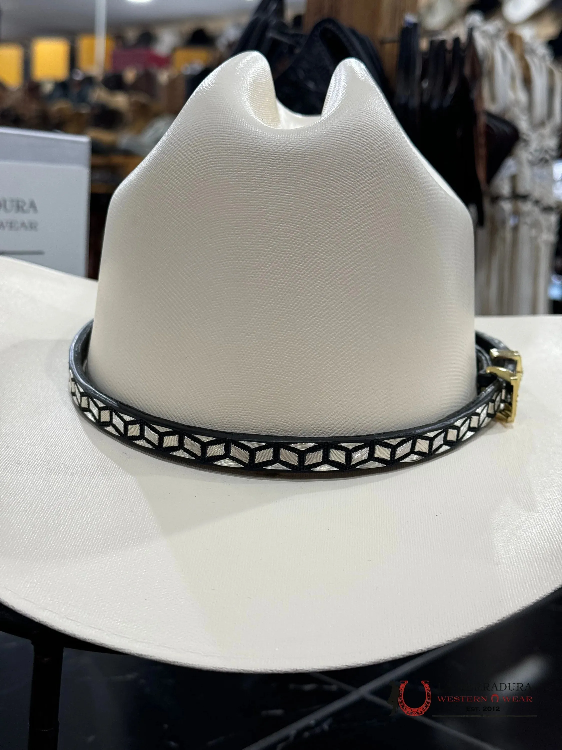TOQUILLA DE PLATA ROMBOS 3