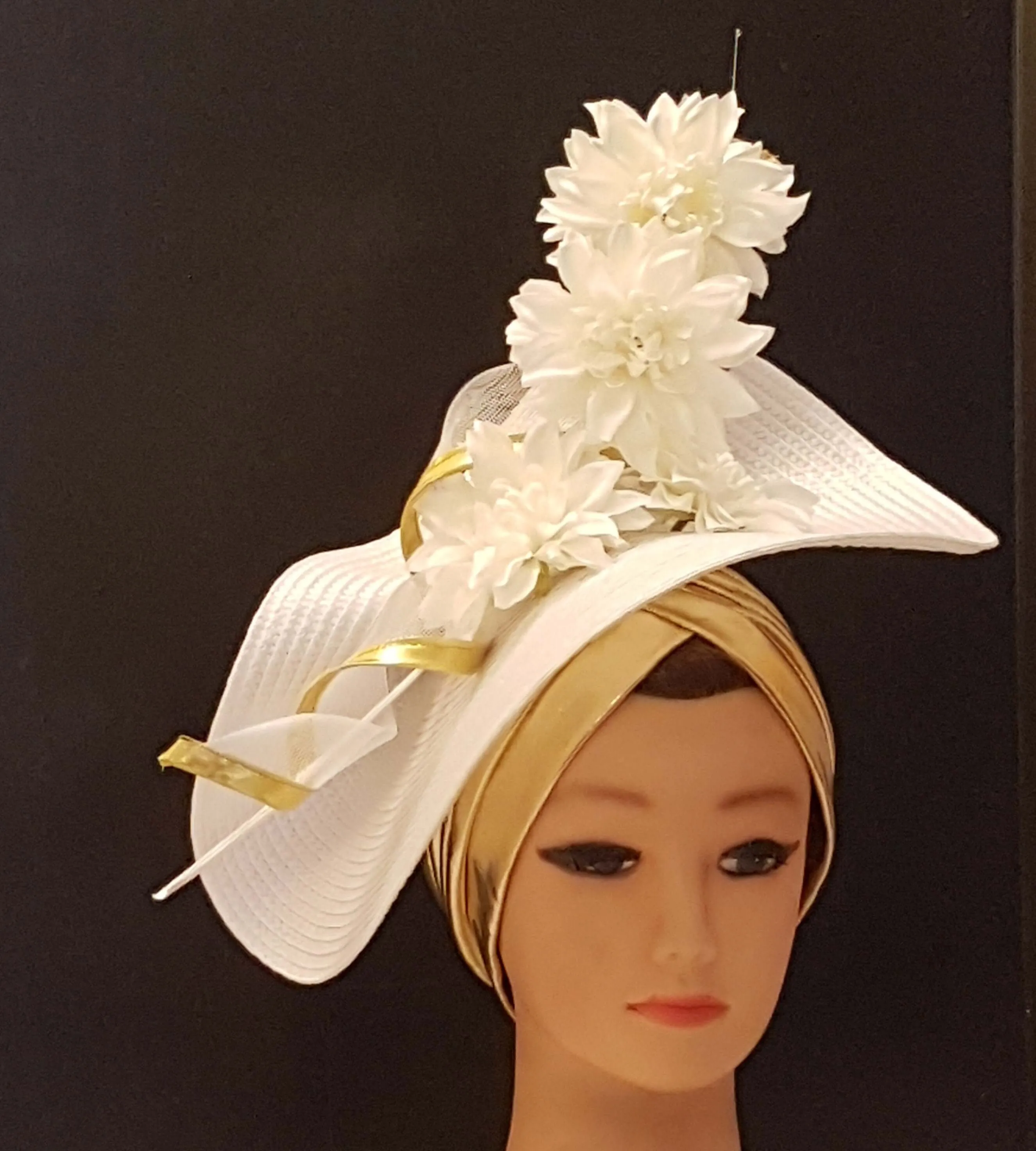 WHITE & GOLD Fascinator hat  Quill Feathe, Gold Edge Crinoline Swril Hatinator Wedding,Race,Ladies,Formal, Occasion,Ascot,party hatinator