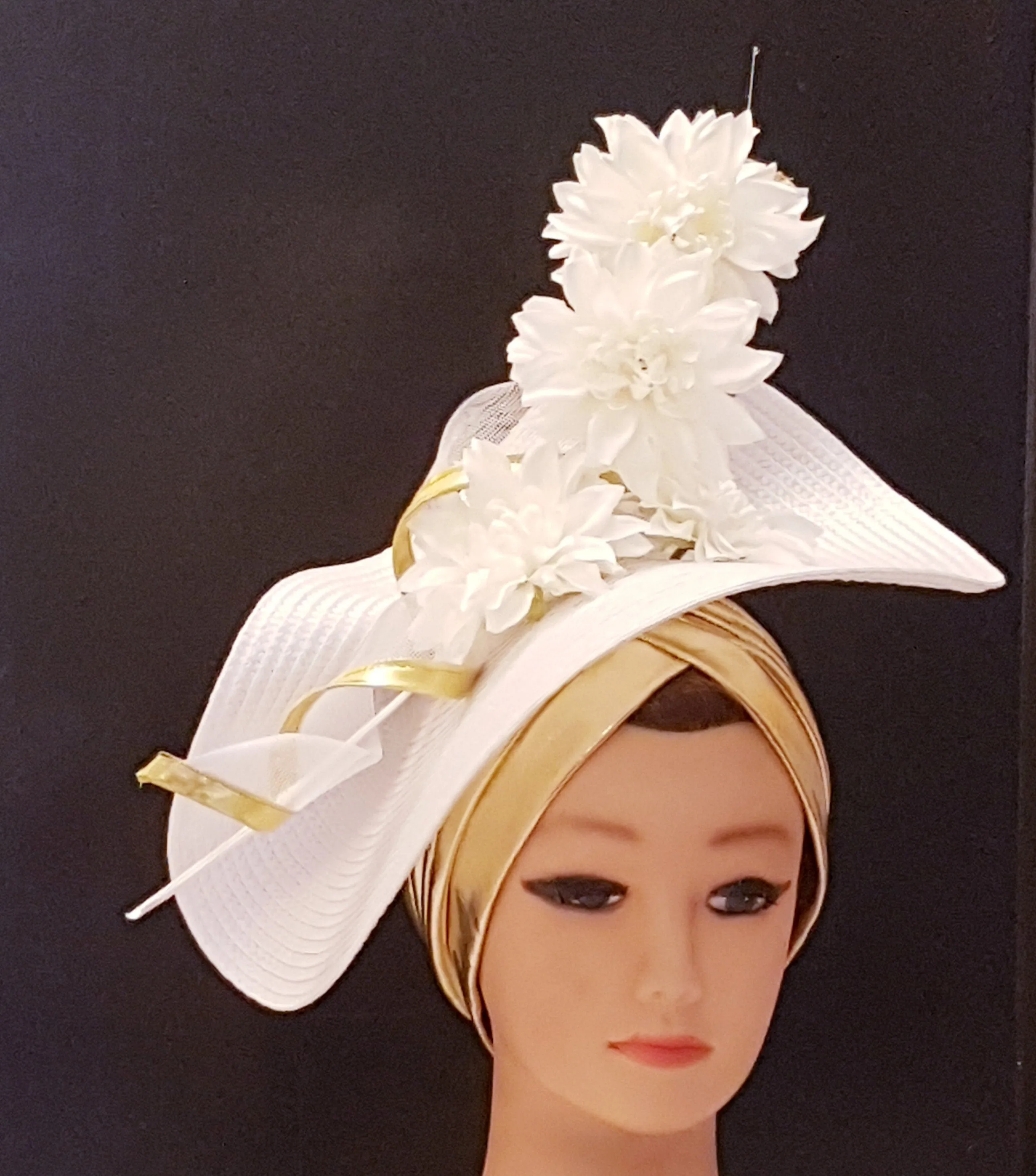 WHITE & GOLD Fascinator hat  Quill Feathe, Gold Edge Crinoline Swril Hatinator Wedding,Race,Ladies,Formal, Occasion,Ascot,party hatinator