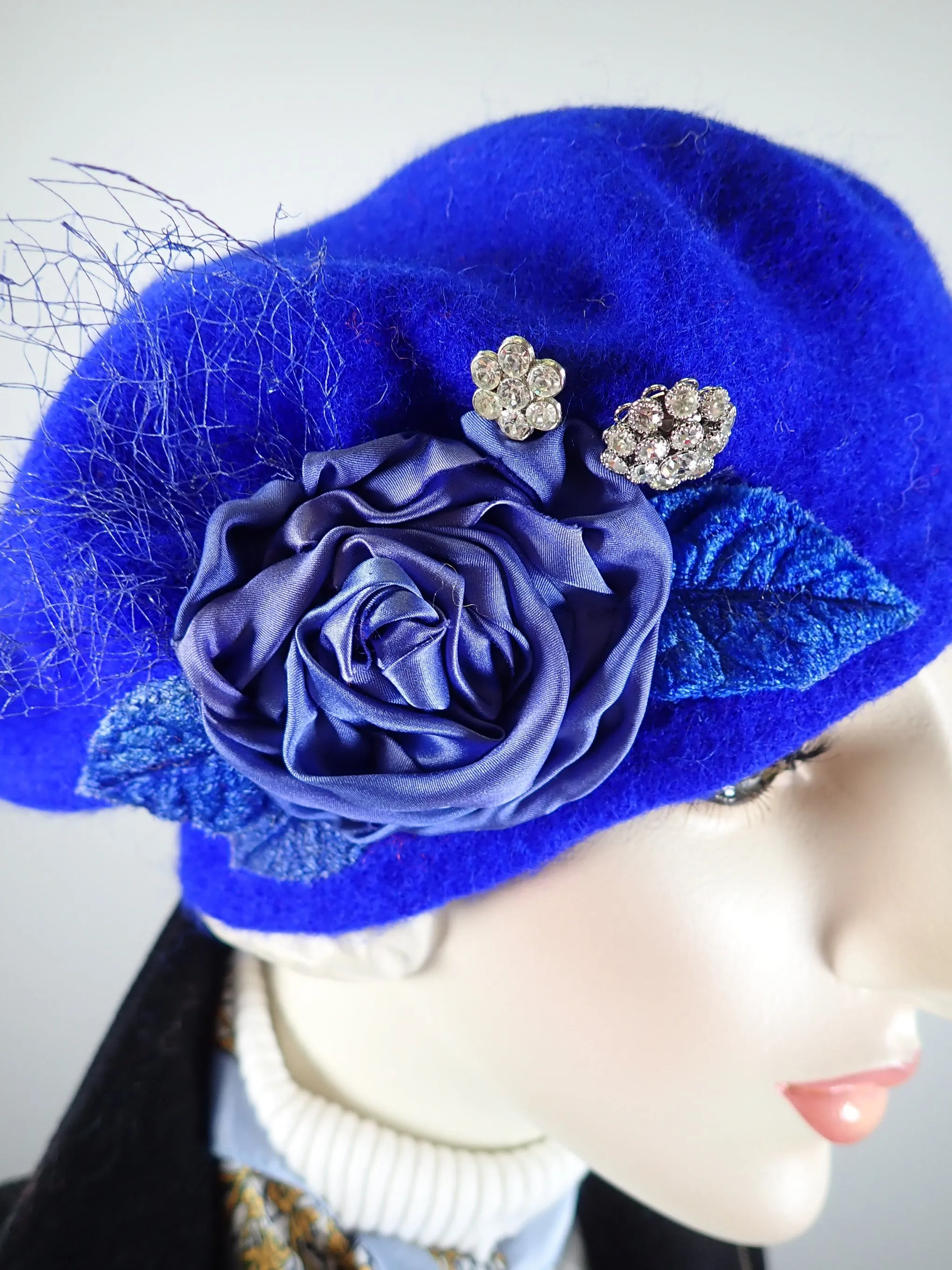 Womens royal blue Hat. Wool felt Hat. Felted Wool tam hat. Warm Winter Hat. Ladies blue Tam. Classic Beret for women. Wool beret hat.